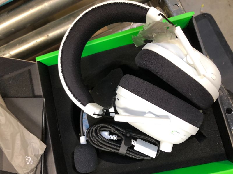 Photo 2 of Razer BlackShark V2 Pro Wireless Gaming Headset 2023 Edition: Detachable Mic - Pro-Tuned FPS Profiles - 50mm Drivers - Noise-Isolating Earcups w/Ultra-Soft Memory Foam - 70 Hr Battery Life - White