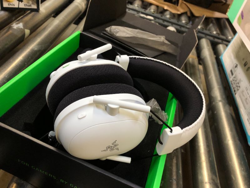 Photo 3 of Razer BlackShark V2 Pro Wireless Gaming Headset 2023 Edition: Detachable Mic - Pro-Tuned FPS Profiles - 50mm Drivers - Noise-Isolating Earcups w/Ultra-Soft Memory Foam - 70 Hr Battery Life - White