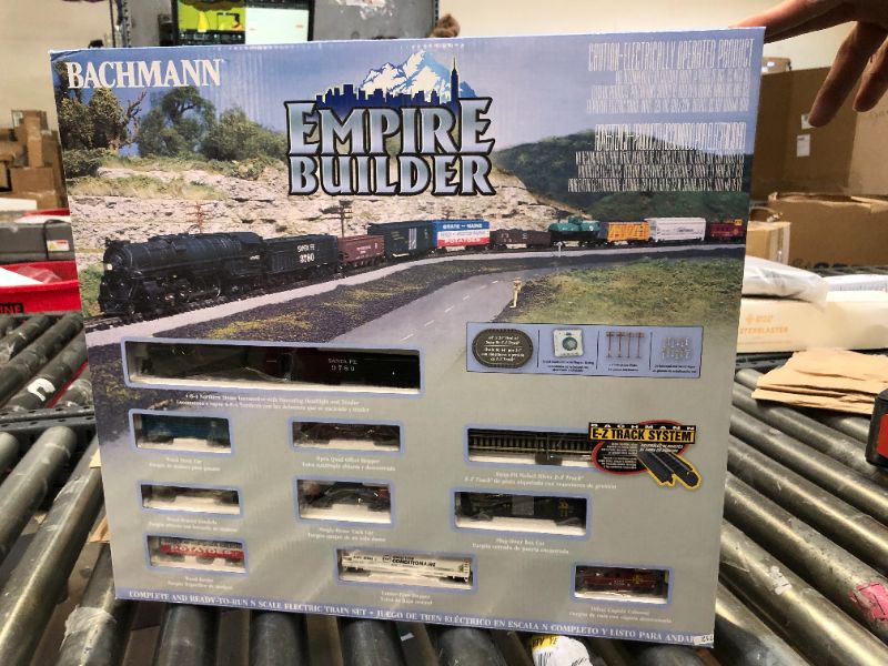 Photo 2 of Bachmann Trains - Empire Builder Ready To Run 68 Piece Electric Train Set - N Scale