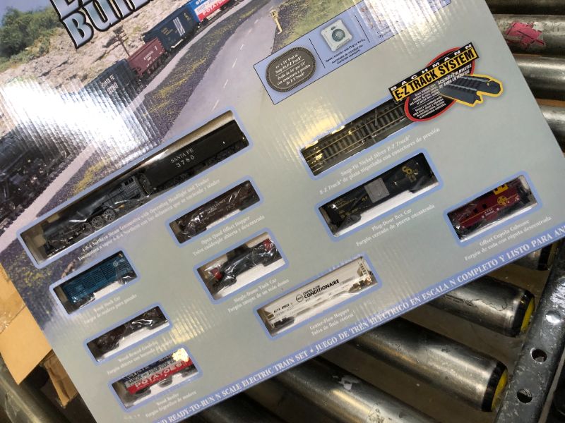 Photo 3 of Bachmann Trains - Empire Builder Ready To Run 68 Piece Electric Train Set - N Scale