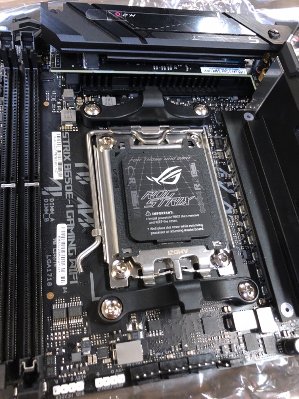 Photo 4 of ASUS ROG Strix B650E-I Gaming WiFi 6E Socket AM5 Ryzen 7000 Mini-ITX Gaming Motherboard (PCIe 5.0,DDR5,10 + 2power Stages,2xM.2 Slots,USB 3.2 Gen 2x2 Type-C,WiFi 6E)