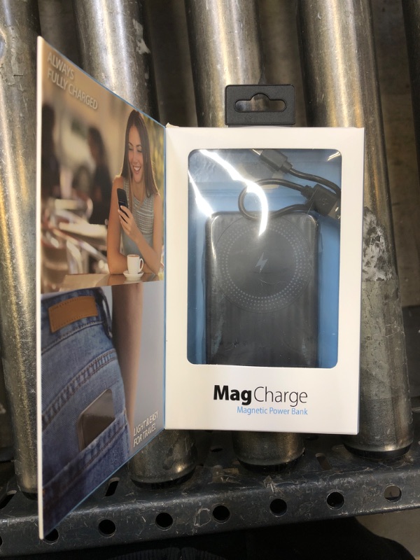 Photo 2 of Wholesale Bluestone MagCharge Magnetic Power Bank
