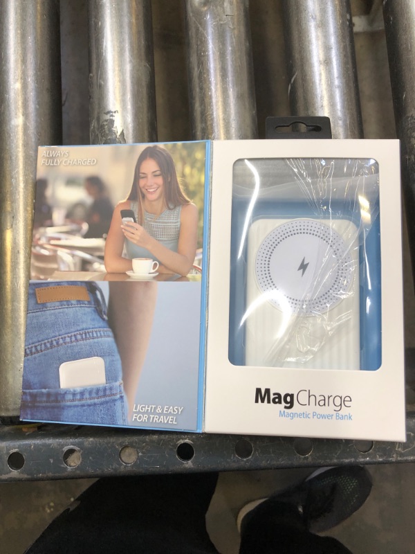 Photo 2 of Wholesale Bluestone MagCharge Magnetic Power Bank
