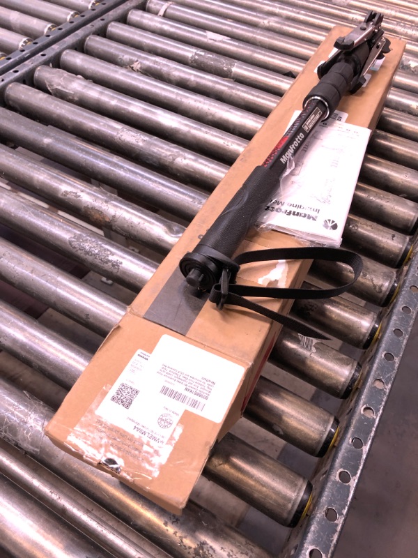 Photo 1 of Manfrotto Element MII Video Aluminium Fluid Monopod, Slim and Lightweight, Loads up to 16kg, Foldable Fluid Base, 4 Sections, Twist Locks, for mirrorless and DSLR Cameras ELMI 4 SEC