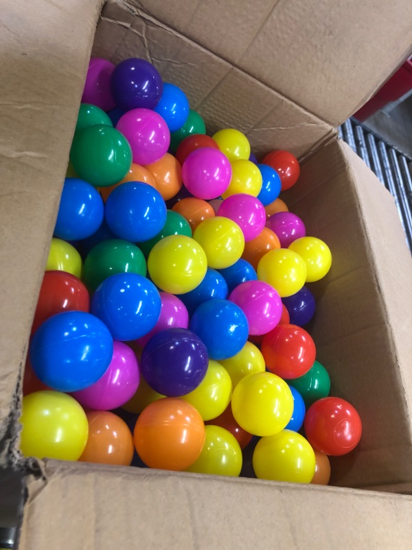 Photo 1 of pack of 500 balls 