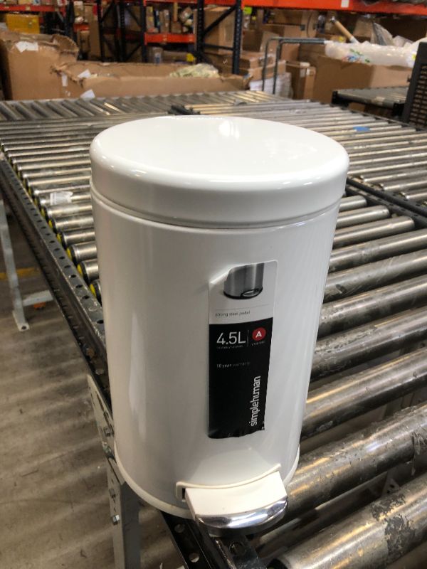 Photo 1 of 4.5l small trashcan 
