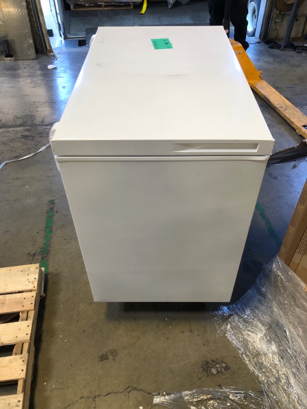 Photo 5 of 8.7 cu. ft. Manual Defrost Chest Freezer in White
magic chef
