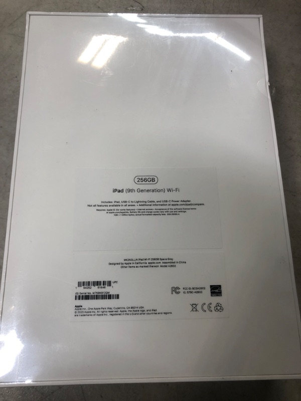 Photo 2 of Apple iPad 10.2-inch Wi-Fi 256GB (2021, 9th Generation) - Space Gray