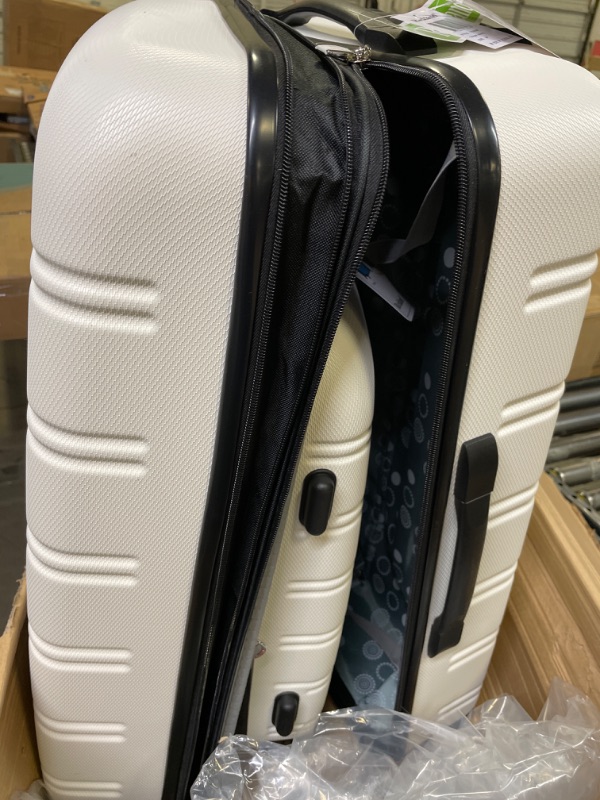 Photo 2 of Rockland Expandable 2pc Spinner Luggage Set - White