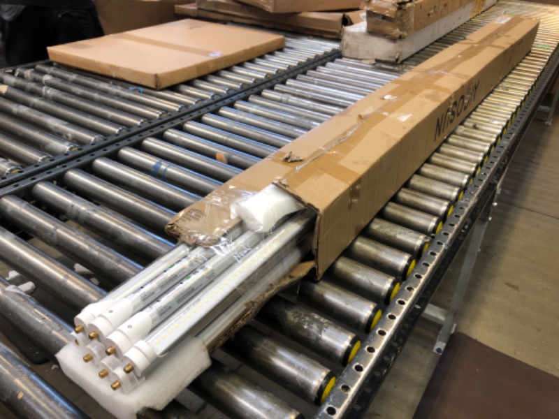 Photo 3 of 8 Foot Led Lights, F96T12 8ft Led Bulbs Fluorescent Replacement, T8 T10 T12 96" 45Watt FA8 Single Pin LED Shop Lights 5400LM, Ballast Bypass, 6000k, Workshop, Warehouse, Clear Cover(12 Pack) 12PACK Clear *** BOX DAMAGE ***