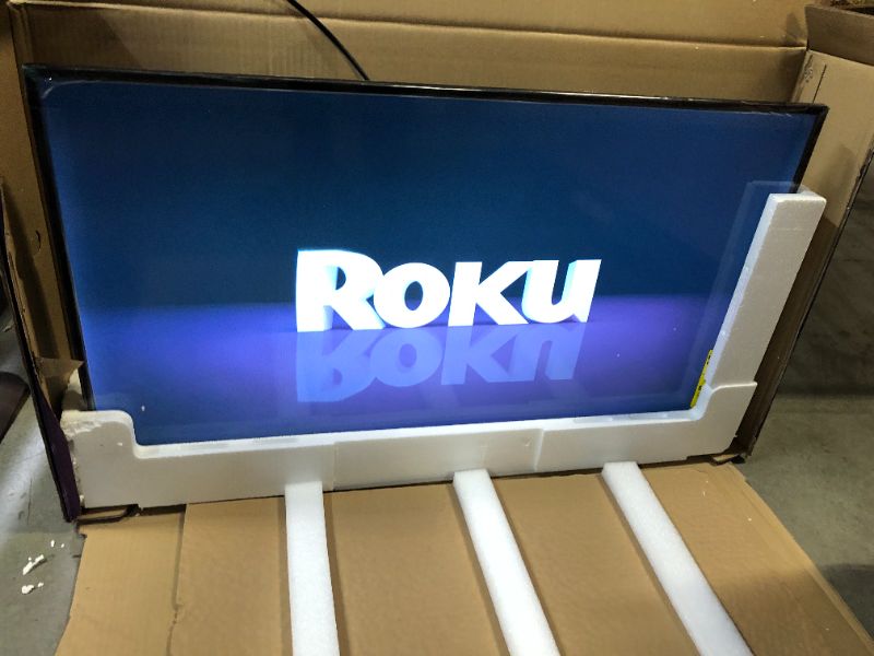 Photo 2 of Roku 40" Select Series 1080p Full HD Smart RokuTV with Voice Remote, Bright Picture, Customizable Home Screen, and Free TV Select Series HD 40"