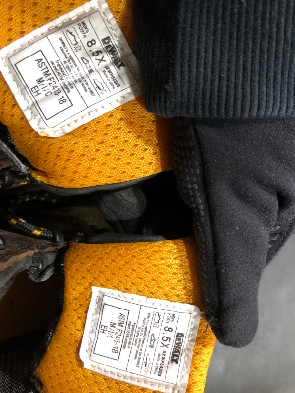 Photo 2 of (8.5) DeWalt Hadley Steel-Toe