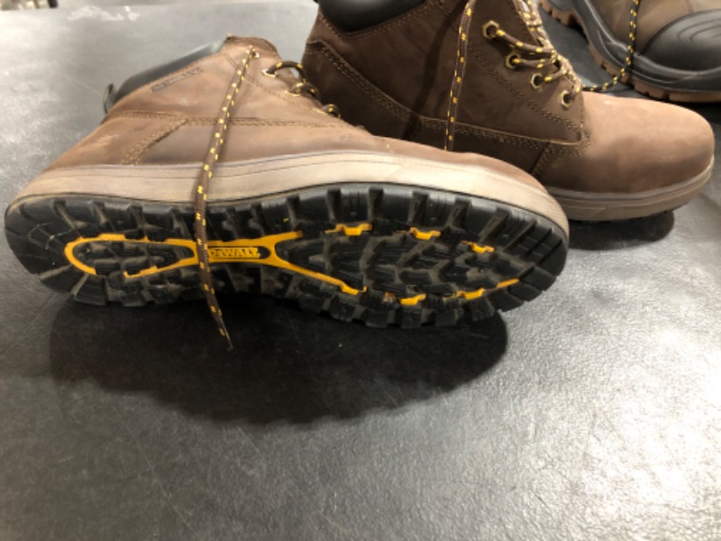 Photo 3 of (9.5) Dewalt Steel Toe Work Boots