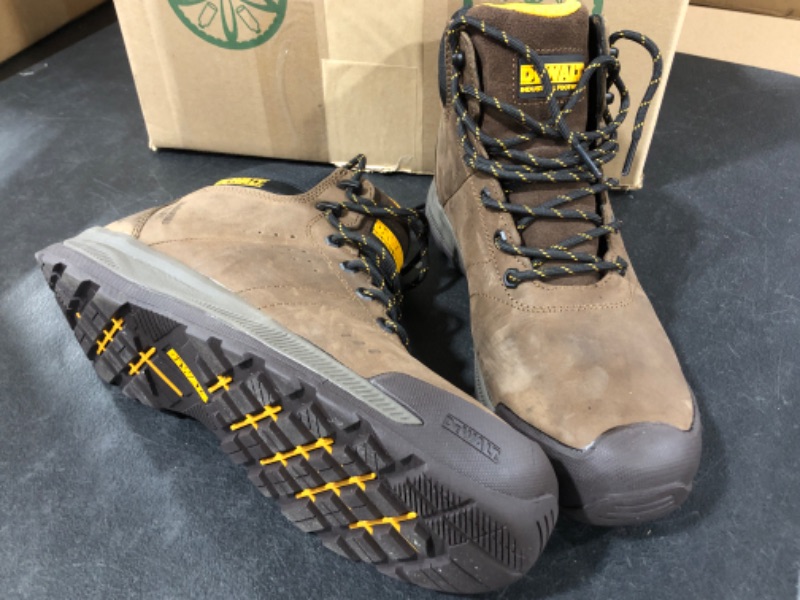 Photo 1 of (10.5) DEWALT Men's Tulsa Steel Safety Toe Work Boots