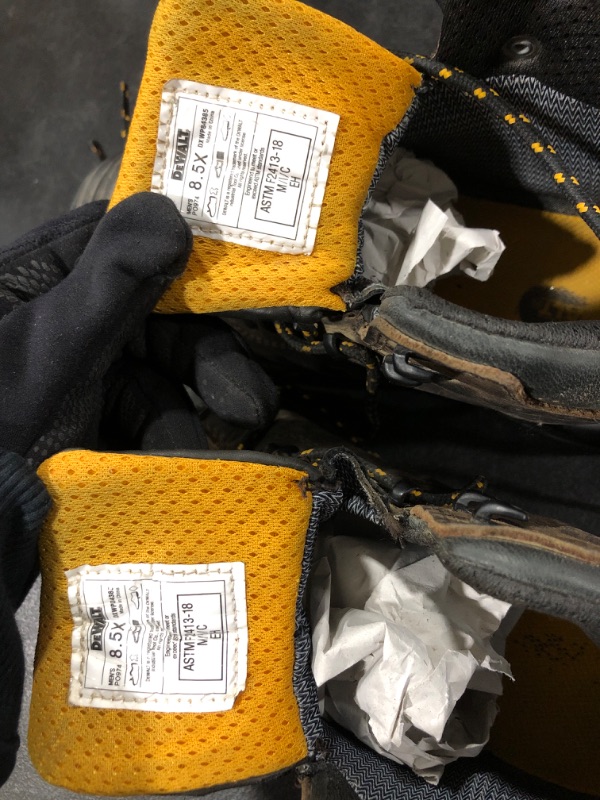 Photo 2 of (8.5) Dewalt Men's 6" Ironton Steel Toe Work Boots