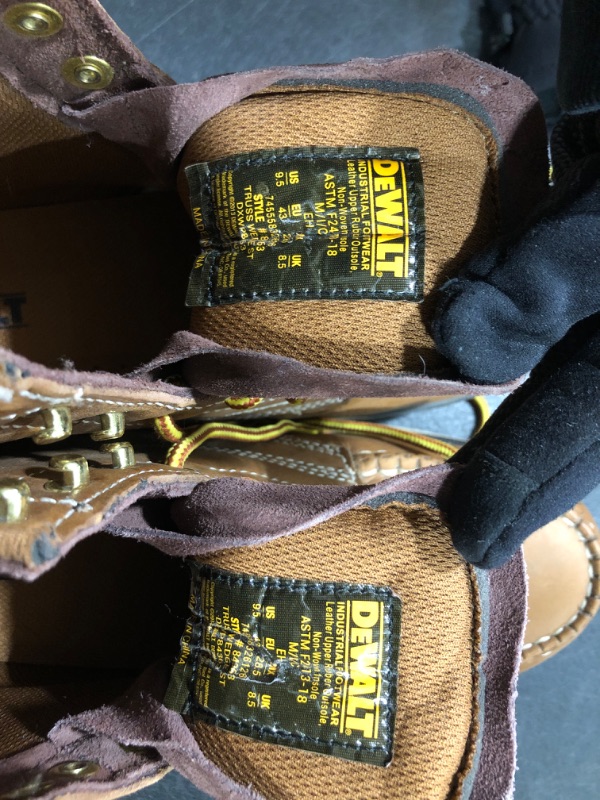 Photo 2 of (9.5) DeWalt Truss Steel Toe Men's Work Boots