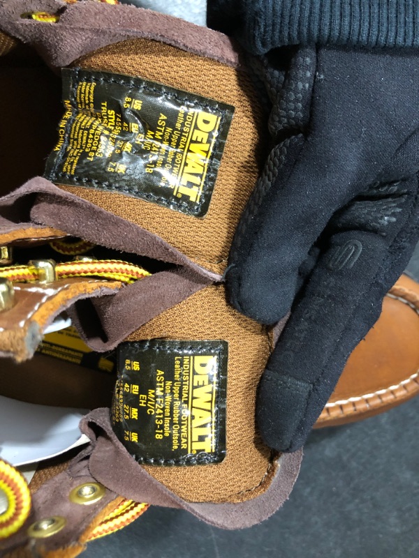 Photo 2 of (8.5) DeWalt Truss Steel Toe Men's Work Boots