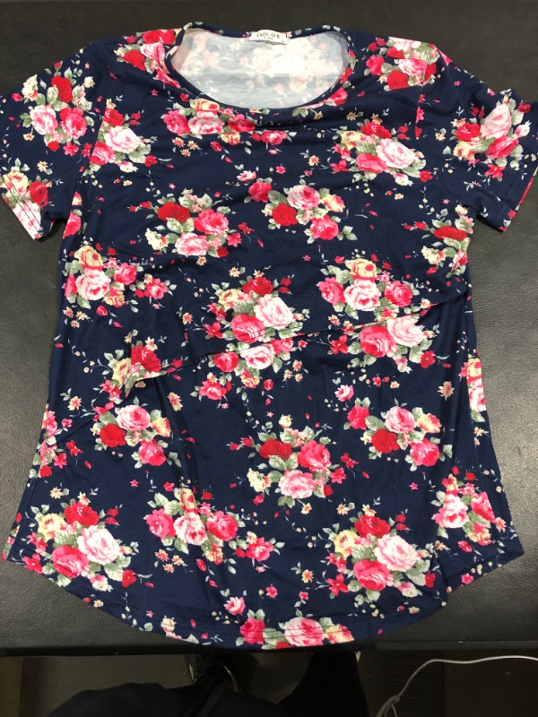 Photo 1 of [Size M] Breastfeeding Shirt- Floral