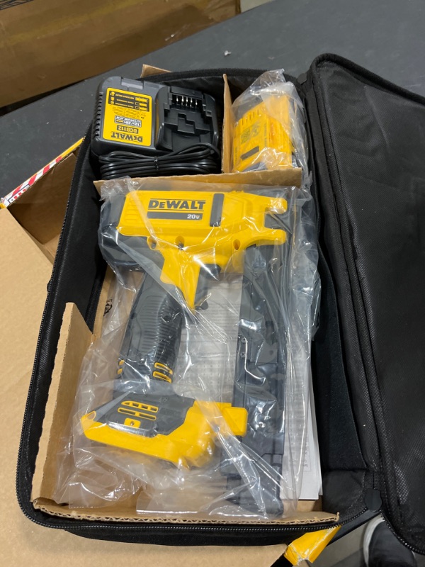 Photo 2 of DEWALT 20V MAX* Stapler Kit for Cables (DCN701D1)