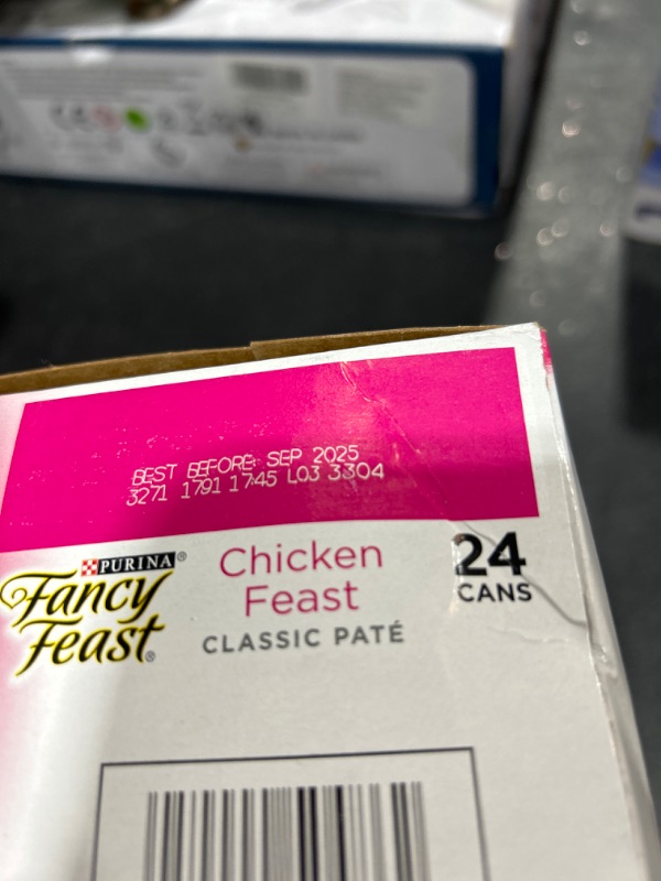 Photo 2 of (24 Pack) Fancy Feast Grain Free Pate Wet Cat Food, Classic Pate Chicken Feast, 3 oz. Pull-Top Cans BEST BY SEP 2025