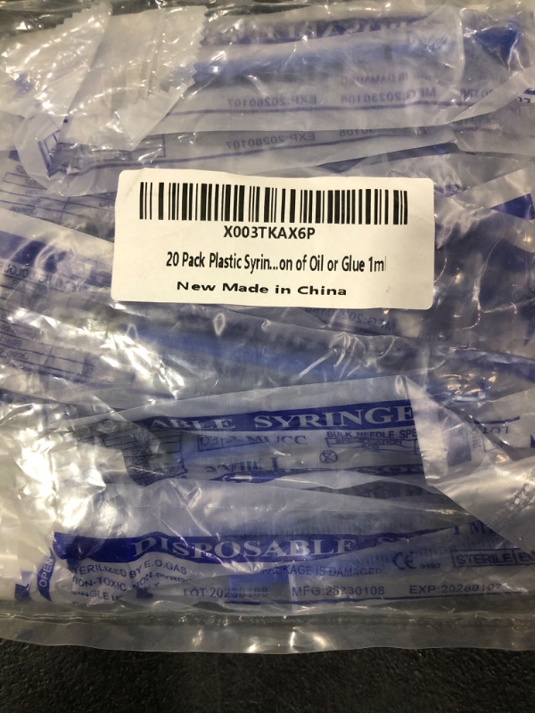 Photo 2 of 20 Pack Plastic Syringe with Measurement, Suitable for Measuring, Watering, Refilling (1 ml)