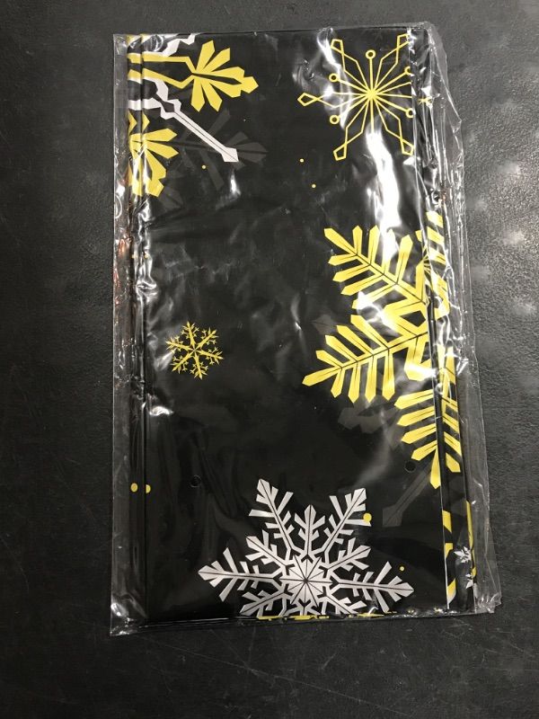 Photo 2 of 3Pcs Christmas Snowflake Party Tablecloths Decorations,Plastic Black and Gold Table Cloth,Winter Rectangle Table Cover for Christmas New Year Birthday Baby Shower Holiday Party Decorations,54x108 inch Black and Gold 3 Pcs