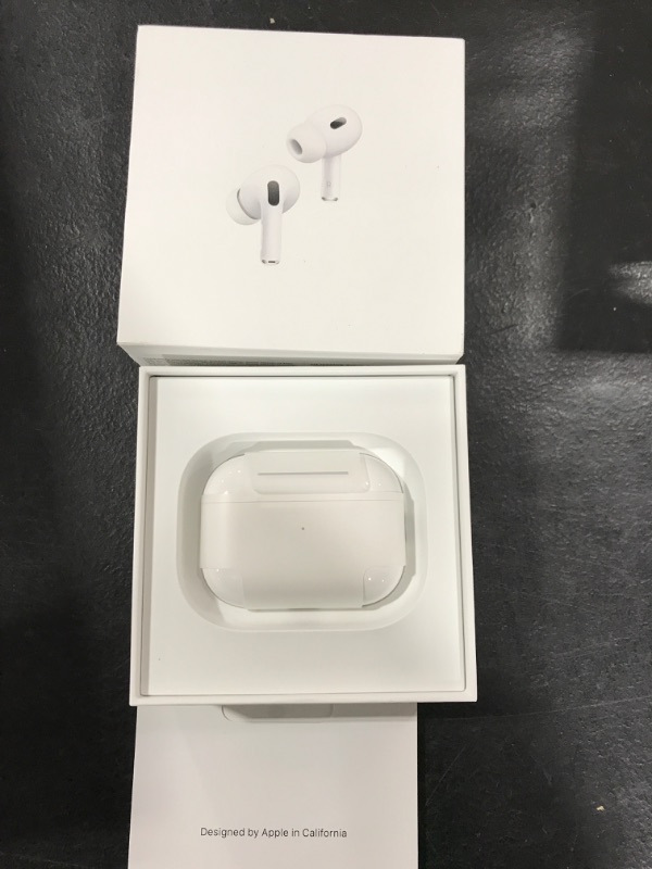 Photo 3 of AirPods Pro (2nd Generation) with MagSafe Case (USB?C)
