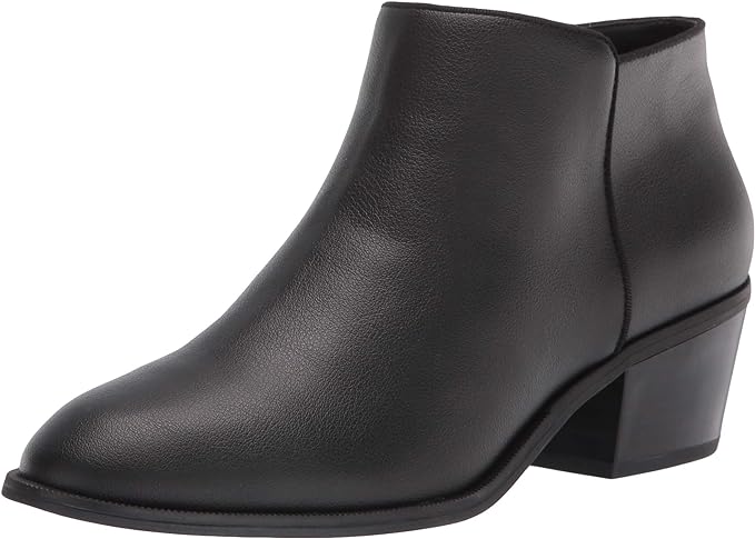 Photo 1 of Amazon Essentials Women's Ankle Boot
SIZE 5.5