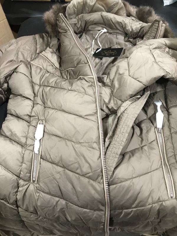 Photo 2 of Bellivera Puffer Jacket Women,Lightweight Padding Bubble Hooded Coat with Fur Collar Warmth Outerwear
SIZE XXL