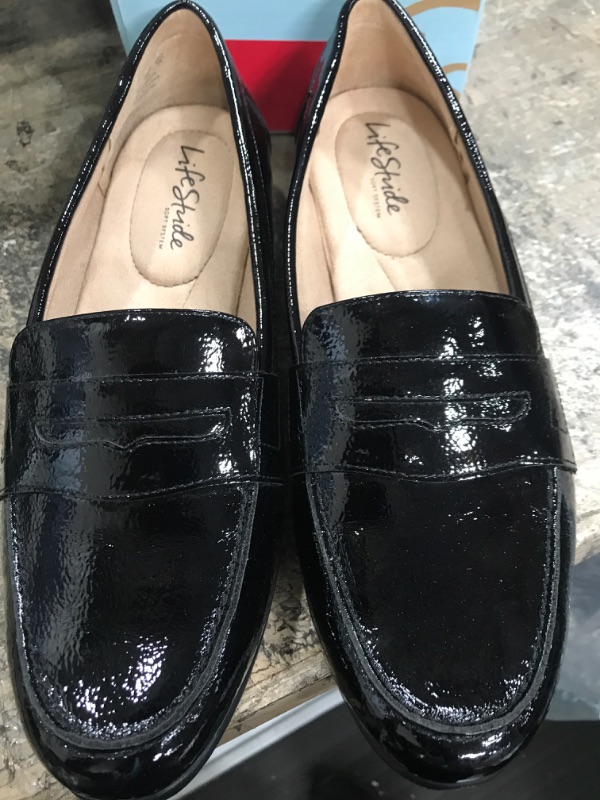 Photo 1 of lifestyle loafers SIZE 8