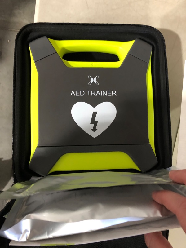 Photo 4 of (READ FULL POST) AED Trainer, XFT Professional AED Training Kit CPR Training Equipment Training Device Automatic External Defibrillator Simulator, for First Aid Trainee Beginner(XFT-120G)