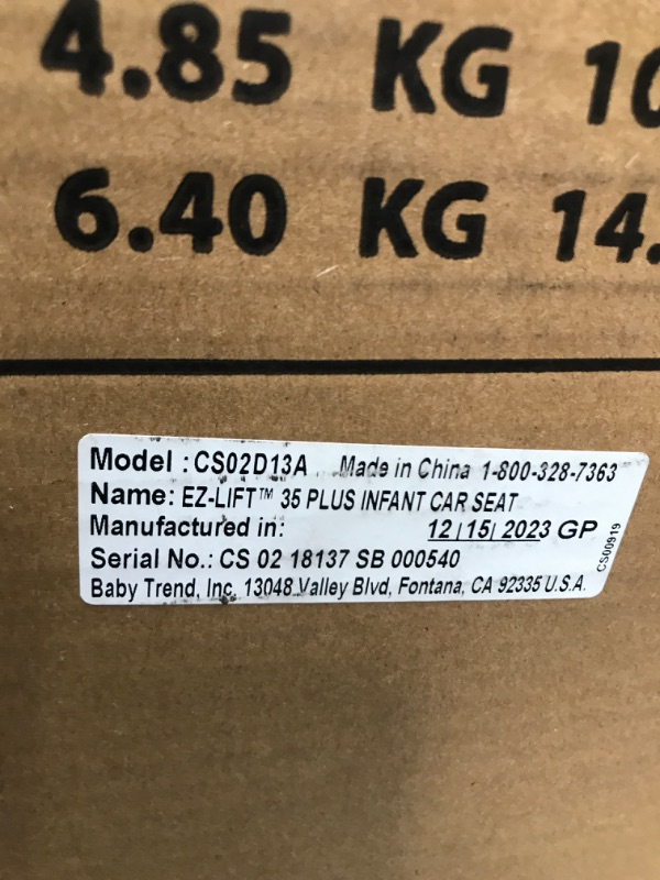 Photo 1 of Baby Trend 35 Infant Car Seat Grey
