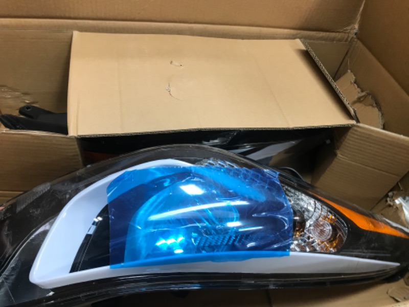 Photo 2 of Driver Left Side Headlight Replacement New For 2017 2018 Hyundai Elantra Sedan