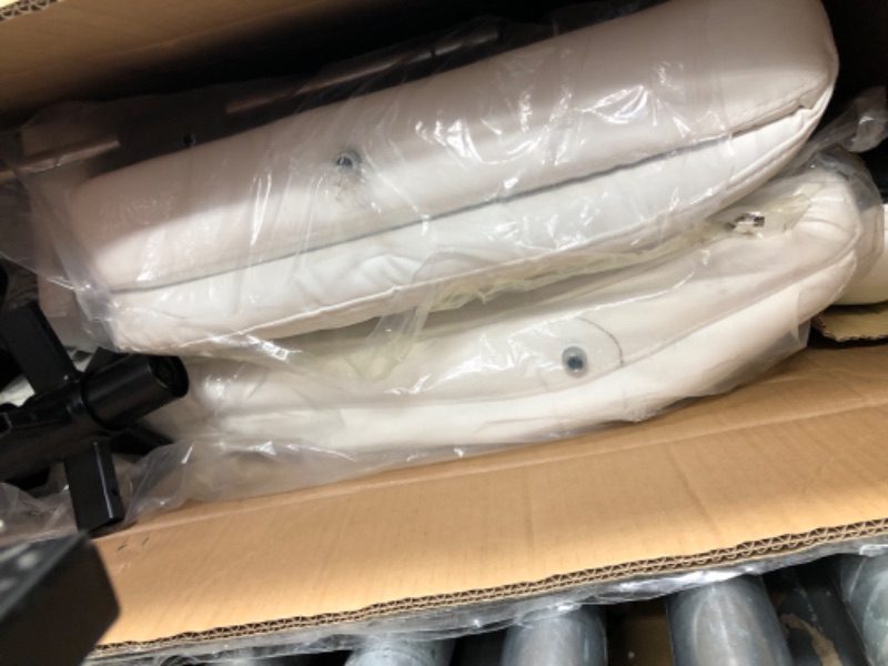 Photo 1 of WHITE  OFFICE
CHAIR
