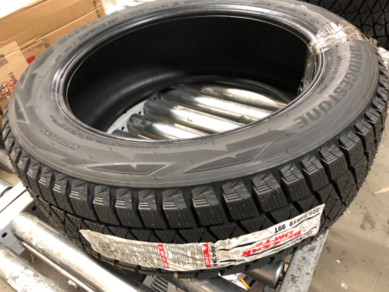 Photo 2 of Bridgestone Blizzak DM-V2 225/55R19, Winter, Touring Tire