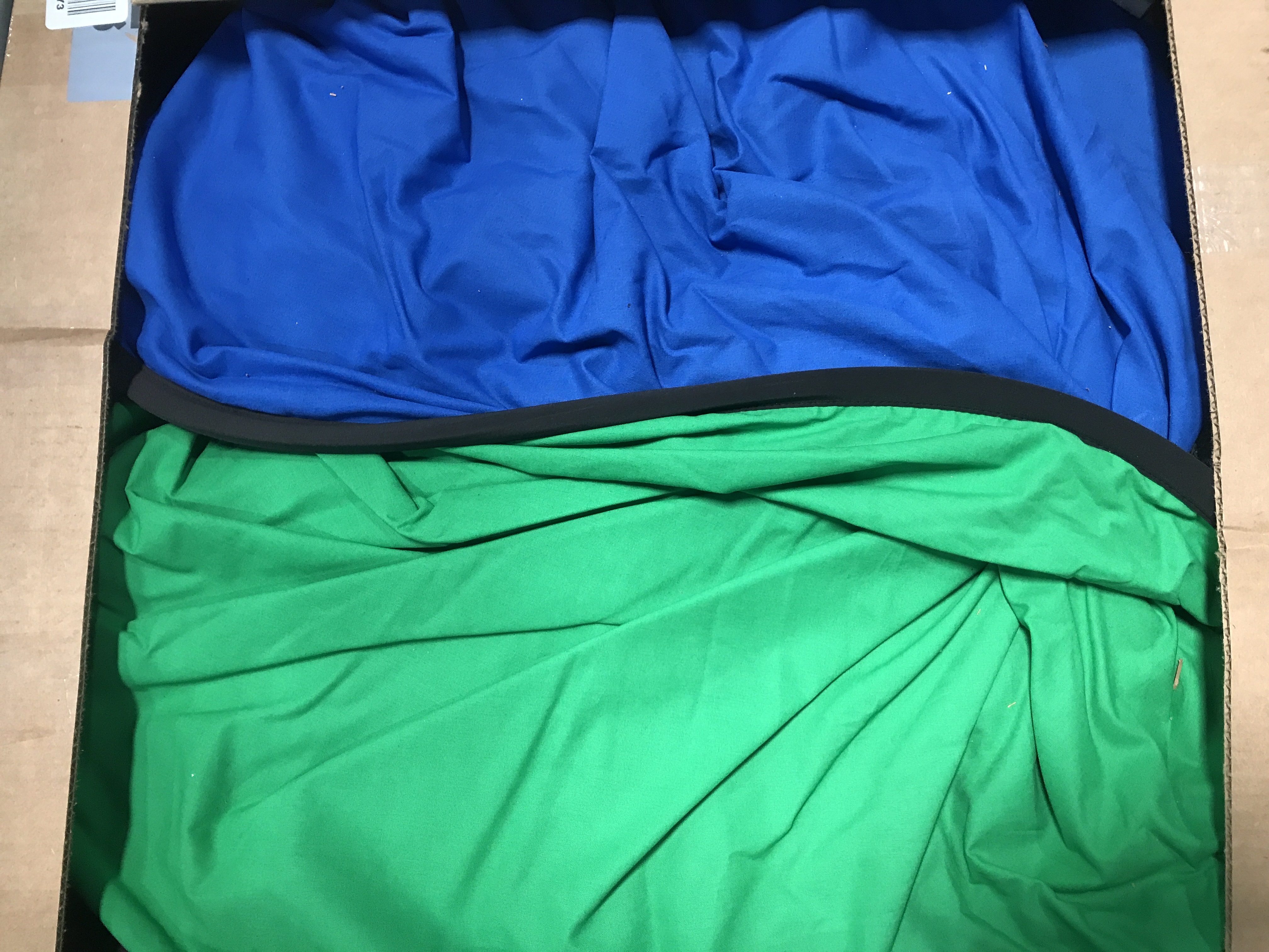 Photo 2 of Fotodiox 5x7 collapsible chromakey green + Blue 2-in-1 Background, Backdrop kit w/Stand Support