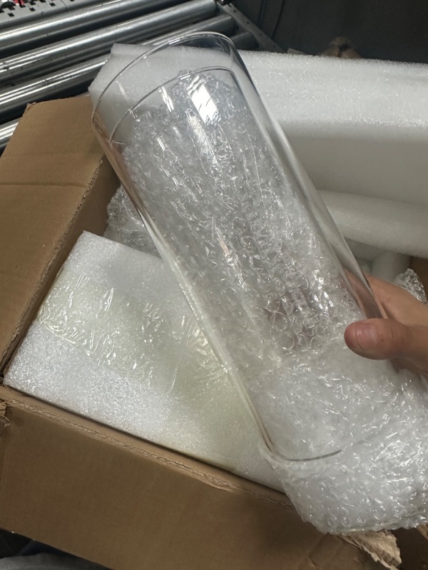 Photo 1 of 2 set of 3 pcs g;ass clear vases 
