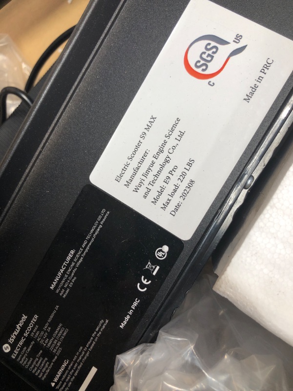 Photo 1 of ***NONREFUNDABLE - NOT FUNCTIONAL - FOR PARTS ONLY - SEE COMMENTS***
isinwheel S9MAX Electric Scooter, 500W Motor E-Scooter, 10" Solid Tires, 22 Miles Range, 22 Mph Portable Folding Commuter Electric Scooter for Adults, Dual Suspension & Braking, App(Opti