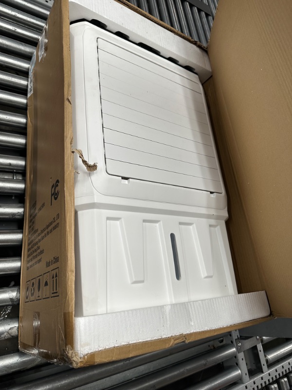 Photo 1 of VEVOR Evaporative Air Cooler,3100 CFM 14X39 inch Air Cooler,3 Speeds and 12H Timer Portable Air Conditioner,Energy-Saved Swamp Cooler for party,pool and patio,9 Gal Water Tank & 950 Sq.Ft 9 Gal 3100CFM
