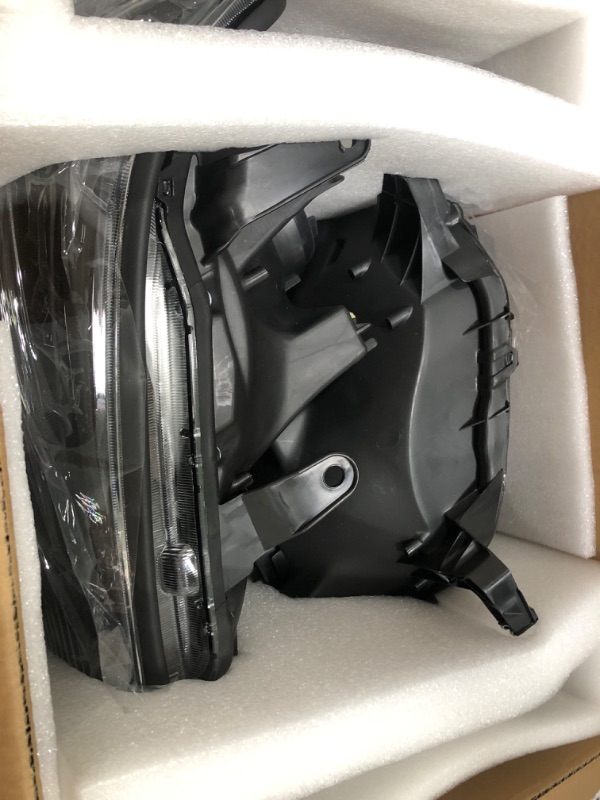 Photo 1 of Anti-misting Headlight Assemblies Fit For 2012 Tacoma 2013 Tacoma 2014 Tacoma 2015 Toyota Tacoma 12 13 14 15 Toyota Tacoma Front Light Headlamp Driver And Passenger Side Black Housing Clear Reflector OE Style