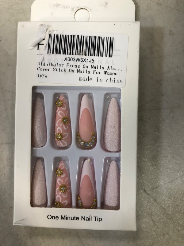 Photo 1 of Diduikalor Press On Nails Almond Fake Nails Mediu False Nails, White Flowers Matte Design Acrylic Glue On Nails French Oval Full Cover Stick On Nails For Women