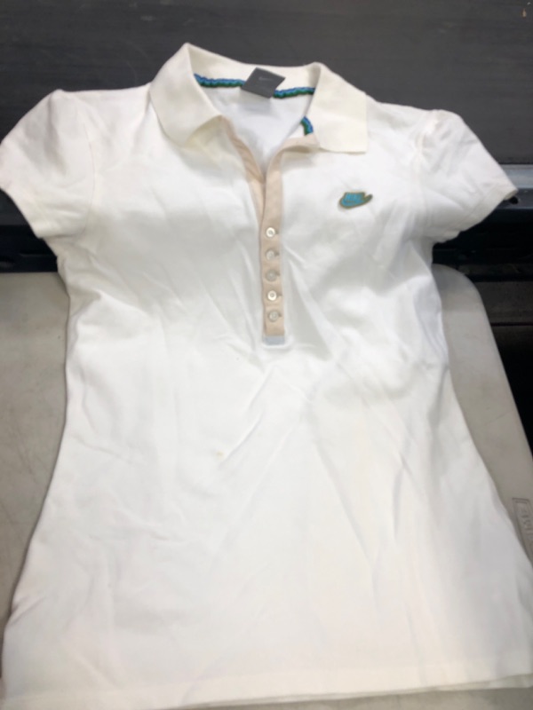 Photo 1 of Girl Size M-- Short Sleeve Nike Shirt 