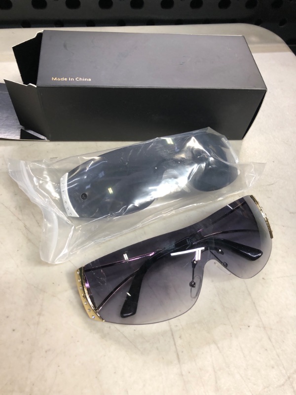 Photo 1 of 2Pack Allarallvr Oversize Sun Glasses AR821