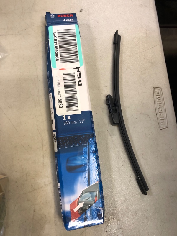 Photo 1 of BOSCH A282H AeroTwin Rear Wiper Blade; 11" - Single 22A19A