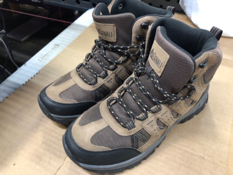 Photo 1 of  Men's  Hiking Boot  9 Size 
