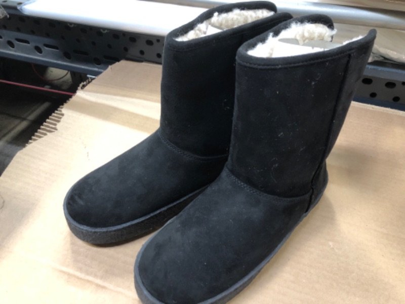 Photo 2 of 8.5W---Amazon Essentials Women's Shearling Boot 8.5 Wide Black Microsuede