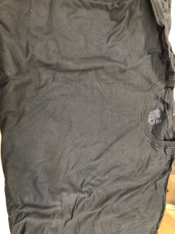 Photo 2 of Fruit of the Loom Men's Stay Tucked Crew T-Shirt