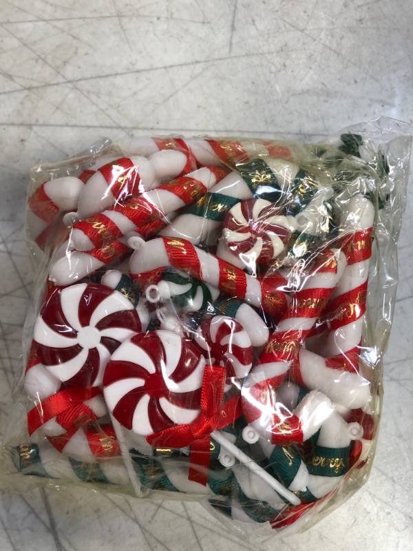 Photo 2 of 50PCS Candy Cane Christmas Tree Decorations Red and Green Candy Christmas Tree Hanging Ornaments, 3 Styles Plastic Candy CaneThemed Christmas Tree Ornaments for Xmas Party Christmas Home Decoration