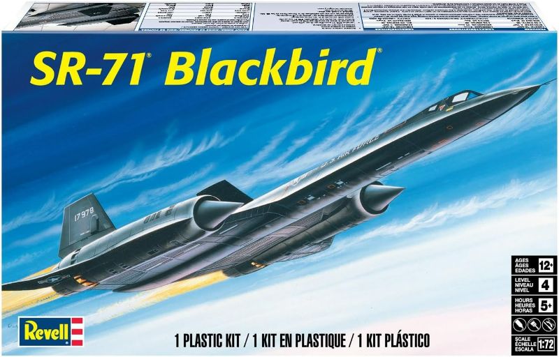 Photo 1 of Revell 85-5810 SR-71 Blackbird 1:72 Scale 66-Piece Skill Level 4 Model Airplane Building Kit
