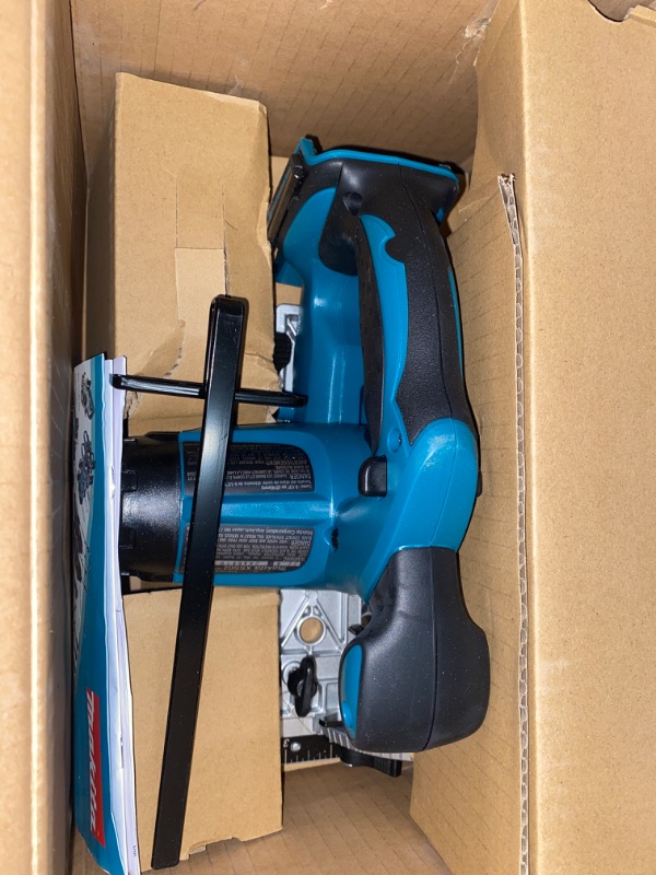 Photo 2 of Makita XSS02Z 18V LXT Lithium-Ion Cordless 6-1/2" Circular Saw, Tool Only

